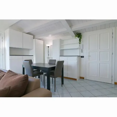 Apartment Mansarda Lawrence Lerici