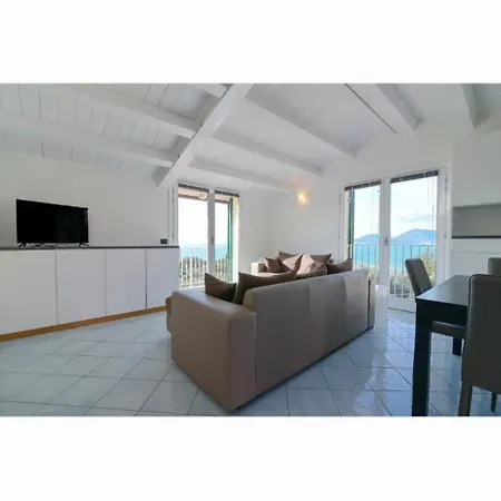 Apartment Mansarda Lawrence